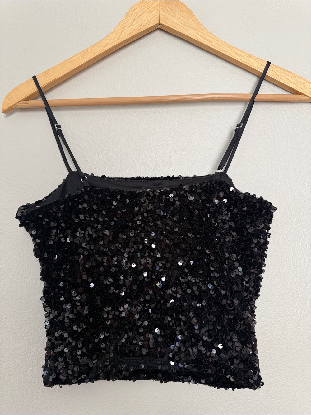 Sadie & Sage Black Sequin Spaghetti Strap Crop Top XS - Picture 4 of 5